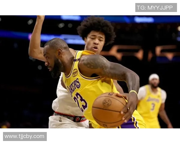 湖人出征目标四连胜!詹皇卢卡帅气出镜 曝巴斯家族每人收到10亿美金